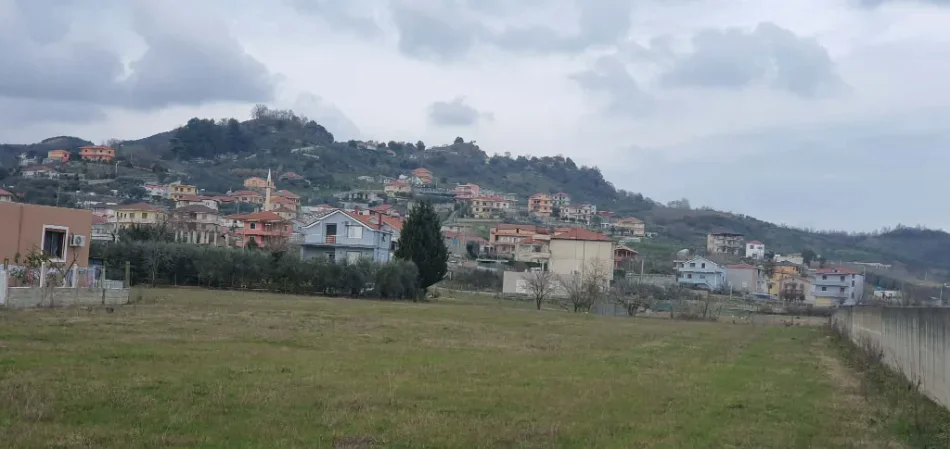 Tirane, shitet truall , 10.000 m² (Vore)