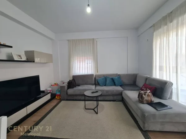 Tirane, shitet apartament 1+1 , 68 m² 107.000 € (pranë Xhamisë së Kopshtit Botanik)