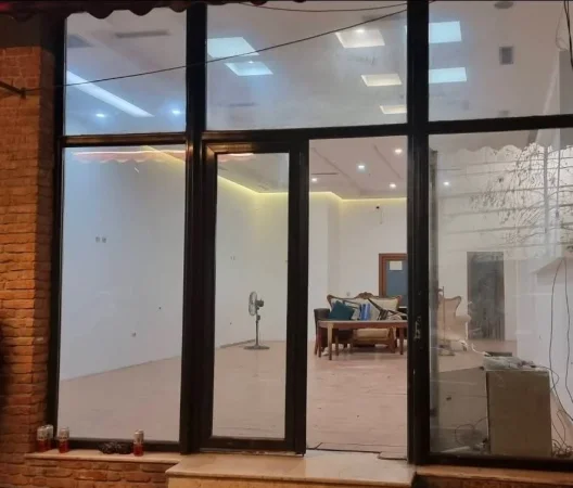 Tirane, jepet me qera ambjent biznesi Kati 0, 80 m² 450 € (kthesa e kamzes)