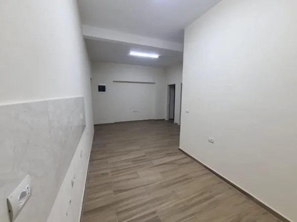 Tirane, jepet me qera apartament Kati 2, 75 m² 850 € (Bulevardi Zogu 1)