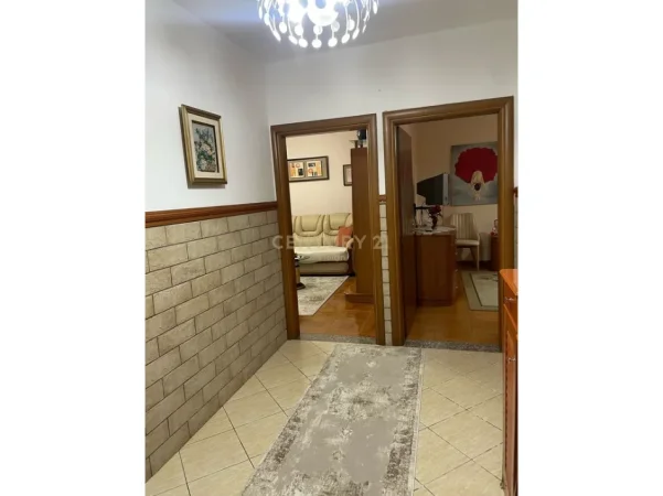 Shkoder, shitet apartament 2+1 Kati 1, 78 m² 124.000 € (perash)