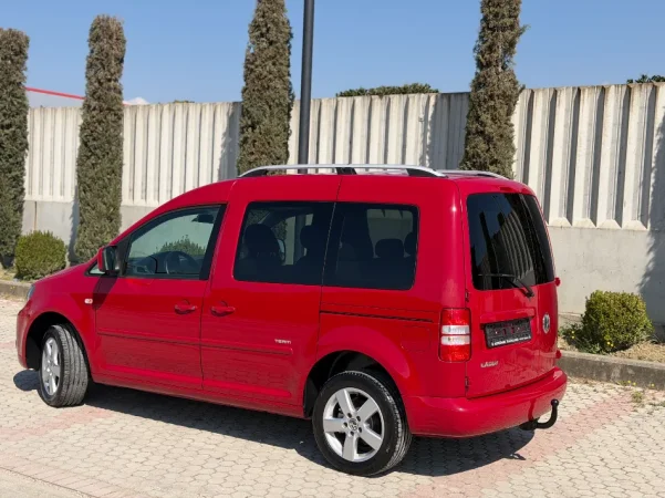 VOLKSWAGEN CADDY 1.6 NAFTE 👉 2016 👈 AUTOMATIKE - Verison TEAM 9.200 €