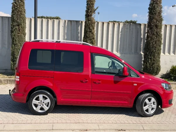 VOLKSWAGEN CADDY 1.6 NAFTE 👉 2016 👈 AUTOMATIKE - Verison TEAM 9.200 €