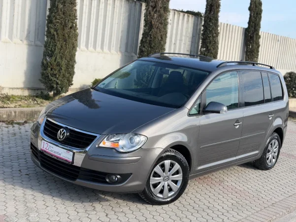 VOLKSWAGEN TOURAN 1.9 NAFTE 👉 2010 👈 kambio MANUALE 5.700 €