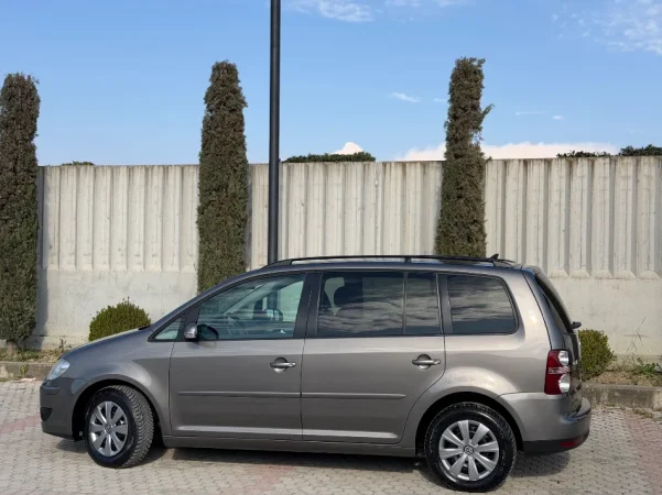 VOLKSWAGEN TOURAN 1.9 NAFTE 👉 2010 👈 kambio MANUALE 5.700 €
