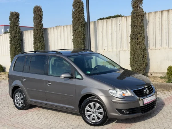 VOLKSWAGEN TOURAN 1.9 NAFTE 👉 2010 👈 kambio MANUALE 5.700 €