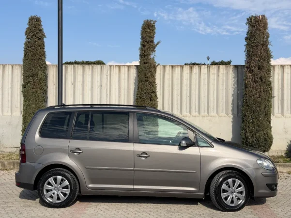 VOLKSWAGEN TOURAN 1.9 NAFTE 👉 2010 👈 kambio MANUALE 5.700 €