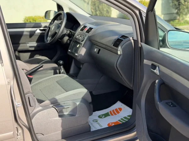 VOLKSWAGEN TOURAN 1.9 NAFTE 👉 2010 👈 kambio MANUALE 5.700 €