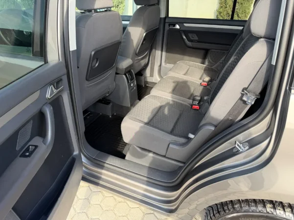 VOLKSWAGEN TOURAN 1.9 NAFTE 👉 2010 👈 kambio MANUALE 5.700 €