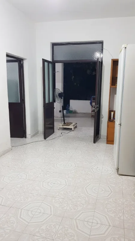 Tirane, jap me qera shtepi 3+1+Aneks+Ballkon Kati 0, 140 m² 350 € 