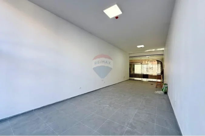 Tirane, jepet me qera zyre , 91 m² 1.200 € 