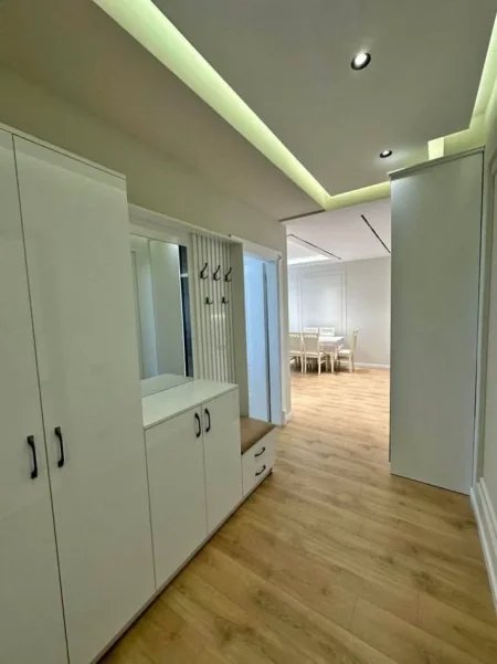 Tirane, jepet me qera apartament 2+1+Aneks+Ballkon Kati 4, 94 m² 700 € (sapo ndertuar dhe arreduar)