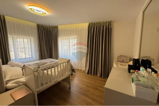 Tirane, jepet me qera apartament , 150 m² 1.400 € 