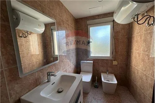 Tirane, jepet me qera apartament , 140 m² 800 € 