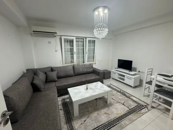 Shkoder, jepet me qera apartament 2+1 Kati 3, 70 m² 350 € (prane shkolles ndoc mazi)