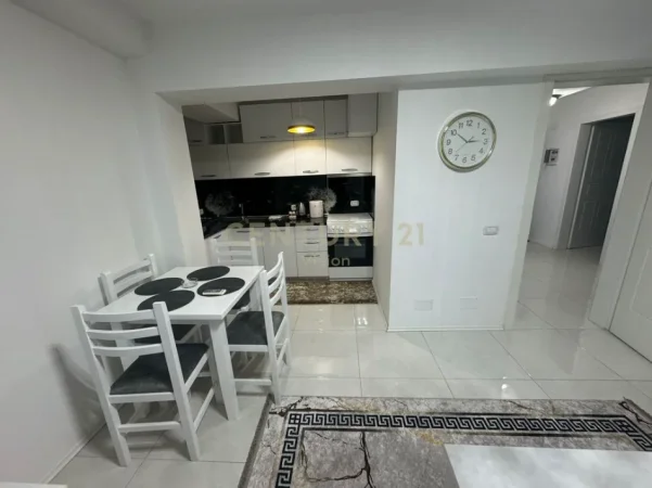 Shkoder, jepet me qera apartament 2+1 Kati 3, 70 m² 350 € (prane shkolles ndoc mazi)
