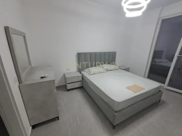 Shkoder, jepet me qera apartament 2+1 Kati 3, 100 m² 500 € (arra e madhe)