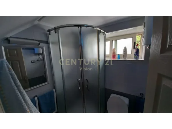 Shkoder, jepet me qera apartament Dublex Kati 1, 200 m² 500 € (arra e madhe)