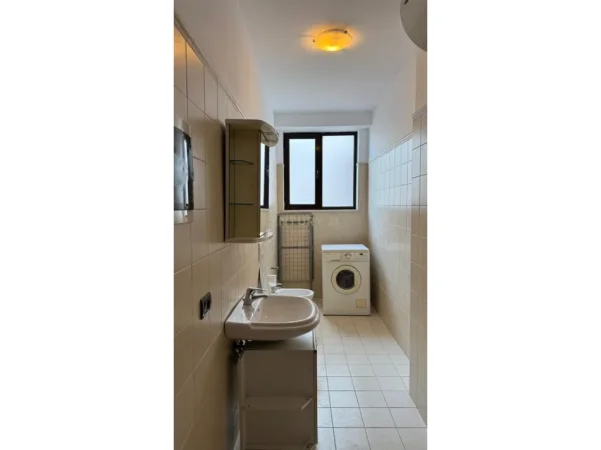 Shkoder, jepet me qera apartament 3+1 Kati 6, 120 m² 700 € (pedonale)