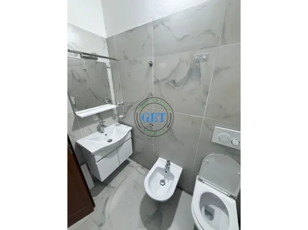 Durres, jepet me qera apartament 3+1 Kati 2, 100 m² 350 € 