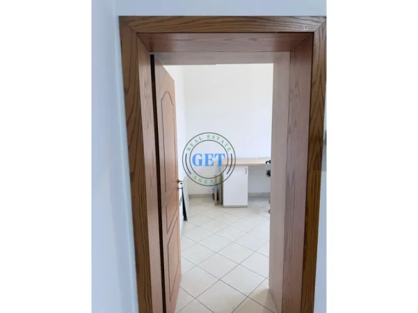 Durres, jepet me qera apartament 3+1 Kati 2, 100 m² 350 € 
