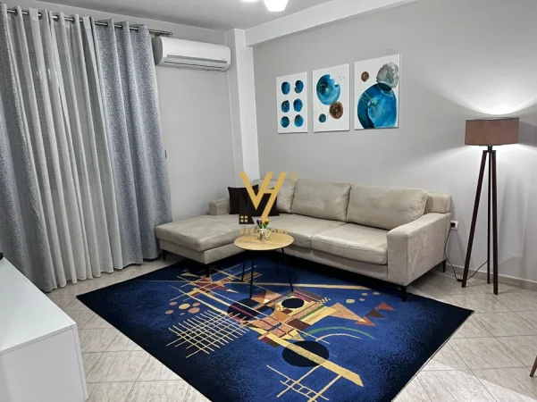Tirane, jepet me qera apartament 1+1+Ballkon Kati 5, 65 m² 600 € (ISH PARKU I AUTOBUSAVE)