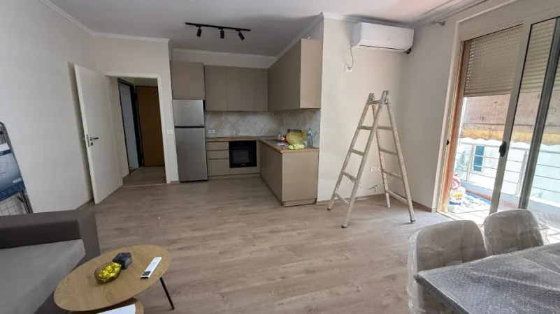 Tirane, jepet me qera apartament 1+1 Kati 3, 65 m² 500 € (Astiri)