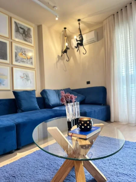 Tirane, jepet me qera apartament 1+1 Kati 1, 55 m² 900 € 