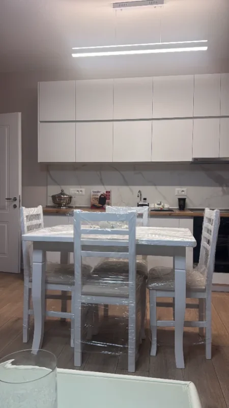 Tirane, jepet me qera apartament 2+1 Kati 2, 90 m² 900 € 