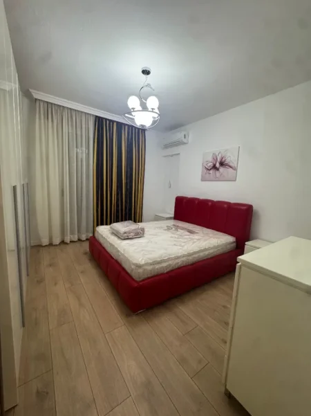 Tirane, jepet me qera apartament 2+1 Kati 2, 90 m² 900 € 