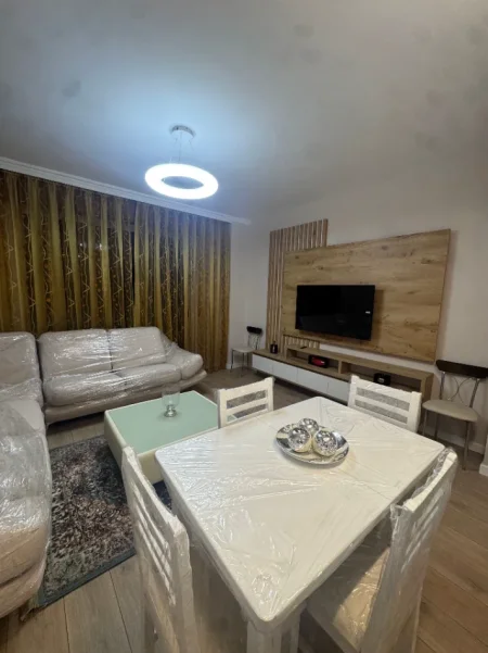 Tirane, jepet me qera apartament 2+1 Kati 2, 90 m² 900 € 