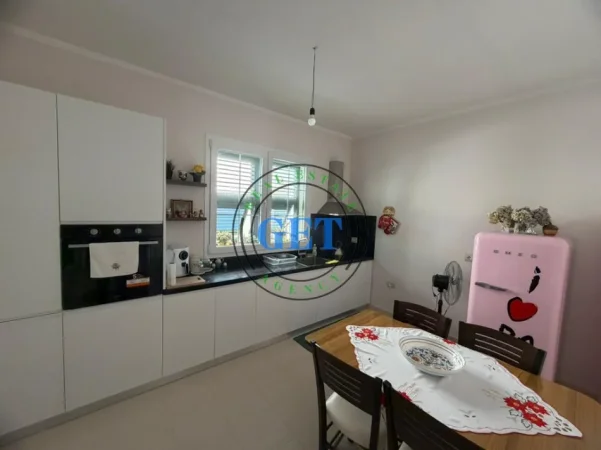Durres, jepet me qera apartament 3+1 Kati 2, 85 m² 450 € 