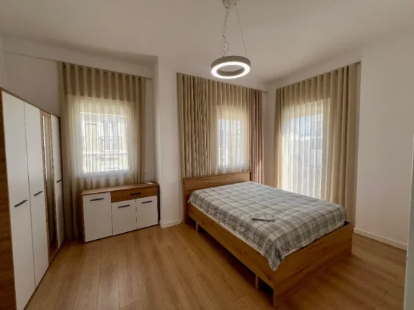 Tirane, jepet me qera Vile 3 Katshe Kati 0, 550 m² 2.500 € (Mjull Bathore)