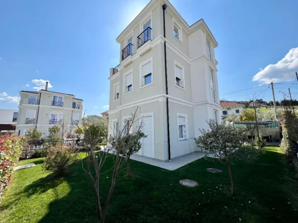 Tirane, jepet me qera Vile 3 Katshe Kati 0, 550 m² 2.500 € (Mjull Bathore)