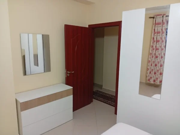 Jepet me Qera Apartament 2+1+2 ne Astir, 500 Euro