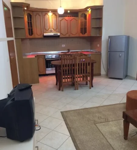 Tirane, jepet me qera apartament 3+1 Kati 5, 120 m² 750 € (Don Bosko)