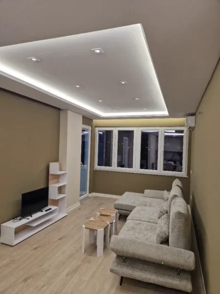 Tirane, jepet me qera apartament 2+1 Kati 5, 95 m² 500 € (Yzberisht)