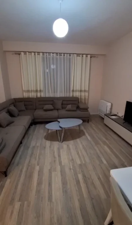 Tirane, jepet me qera apartament 1+1 Kati 2, 68 m² 450 € (Yzberisht)