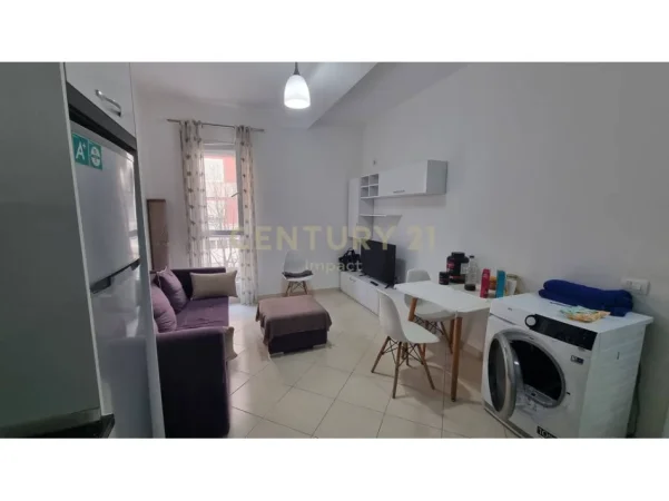 Tirane, jepet me qera apartament 1+1 Kati 1, 50 m² 450 € 