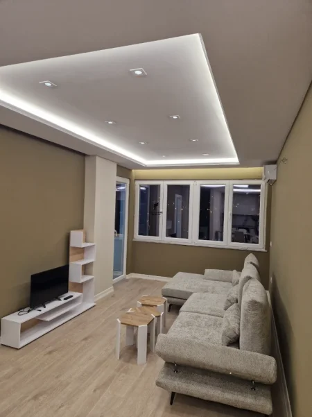 Tirane, jepet me qera apartament 2+1 Kati 5, 95 m² 500 € (YZBERISHT)