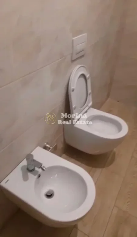 Tirane, jepet me qera apartament 1+1 Kati 2, 68 m² 450 € (Yzberisht)