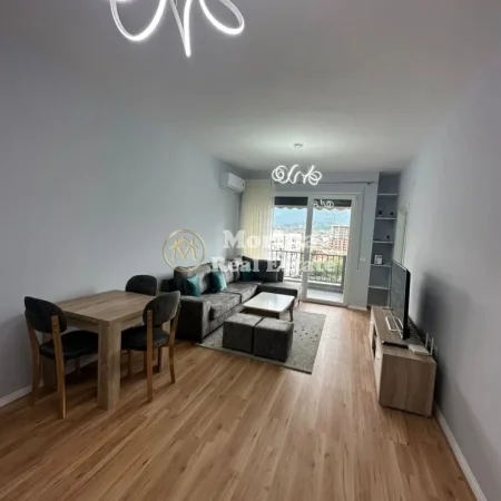 Tirane, jepet me qera apartament 2+1 Kati 7, 90 m² 600 € (5 Maji)
