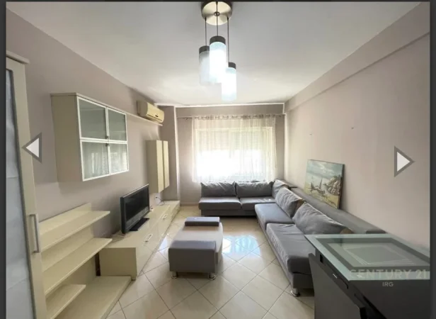 Tirane, jepet me qera apartament 1+1+Ballkon Kati 3, 50 m² 550 € 