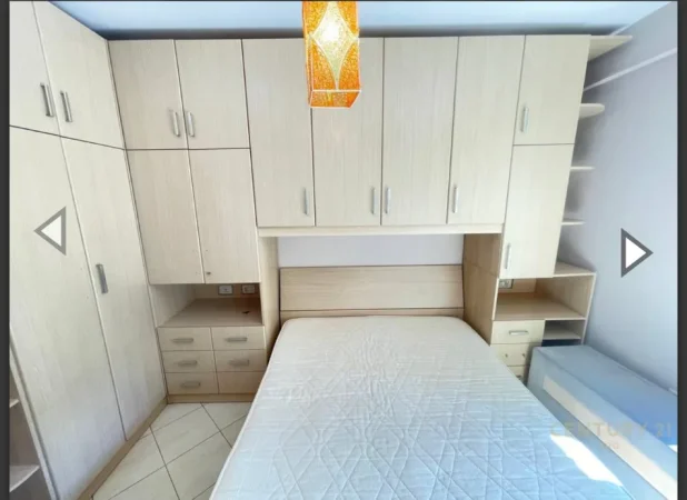 Tirane, jepet me qera apartament 1+1+Ballkon Kati 3, 50 m² 550 € 