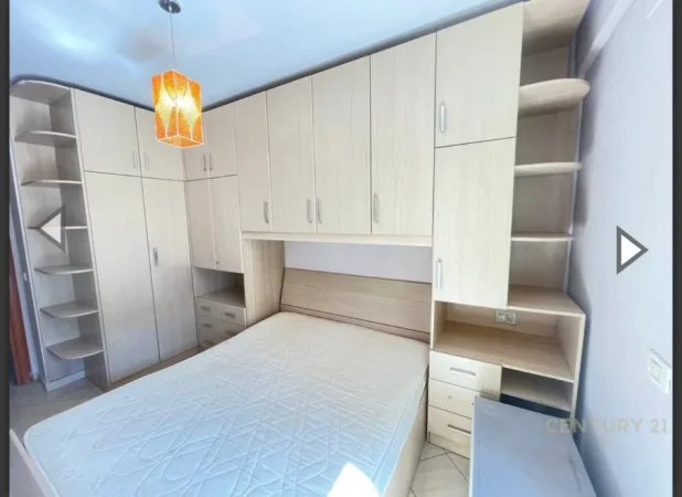 Tirane, jepet me qera apartament 1+1+Ballkon Kati 3, 50 m² 550 € 