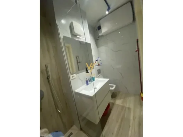 Tirane, jepet me qera apartament 2+1+Ballkon Kati 3, 85 m² 750 € (RRUGA QEMAL STAFA)