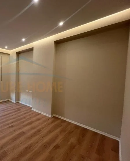 Tirane, jepet me qera apartament 1+1 Kati 6, 70 m² 500 € (Brryli)