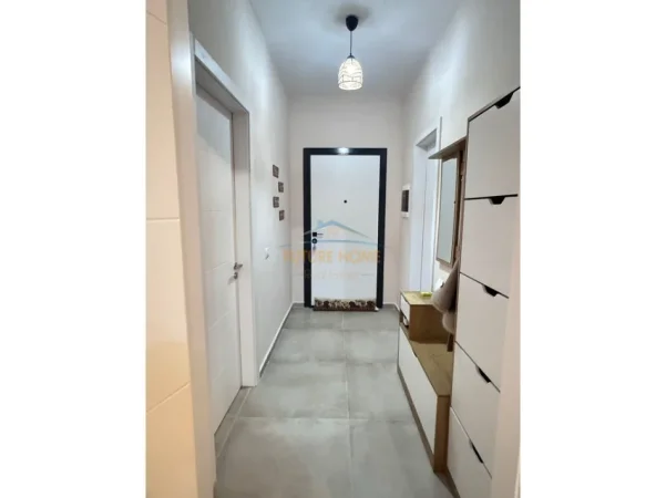 Shqiperi, jepet me qera apartament 1+1 Kati 5, 70 m² 400 € (Paskuqan)