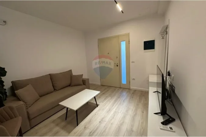 Tirane, jepet me qera apartament 1+1 Kati 1, 50 m² 600 € (5 Maji)