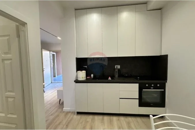 Tirane, jepet me qera apartament 1+1 Kati 1, 50 m² 600 € (5 Maji)
